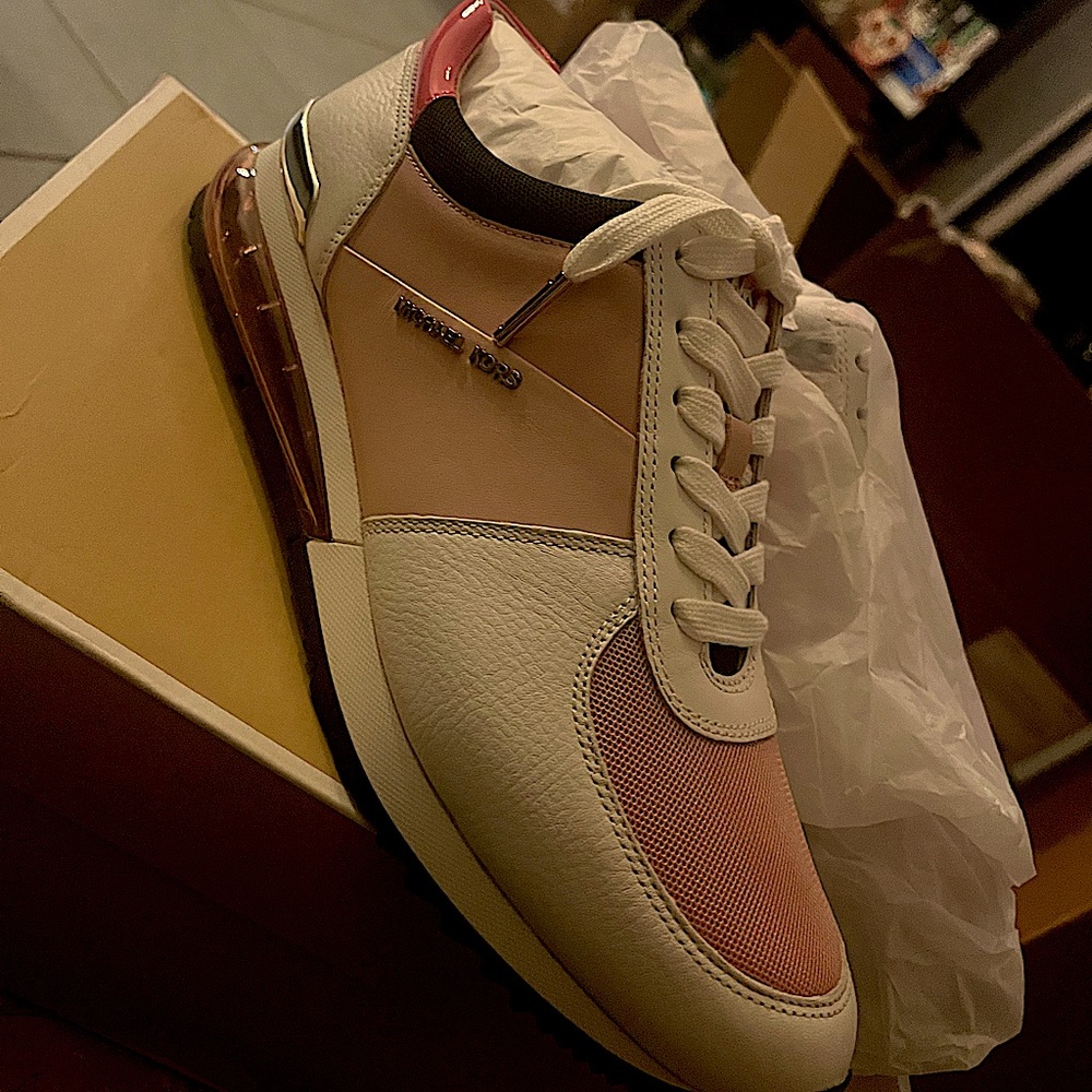 MICHAEL Michael Kors Allie Trainer Extreme Leather Color:Smokey Rose